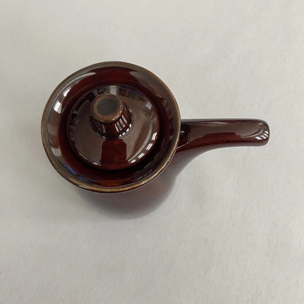 Crate & Barrel Sauce Pot With Lid Ceramic Porcelain Soy Sauce Pitcher Pourer